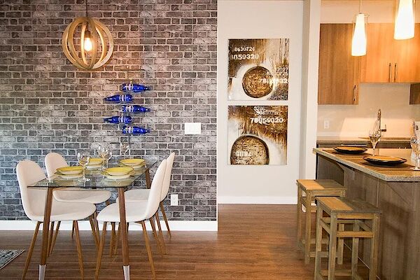 Calgary 2 bedrooms Condo Unit for rent. Property photo: 597102-2