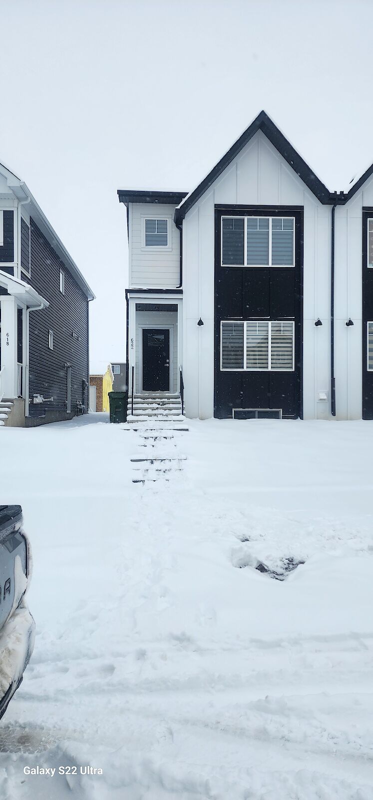 Calgary 3 + Den bedrooms Main Floor for rent. Property photo: 597180-1