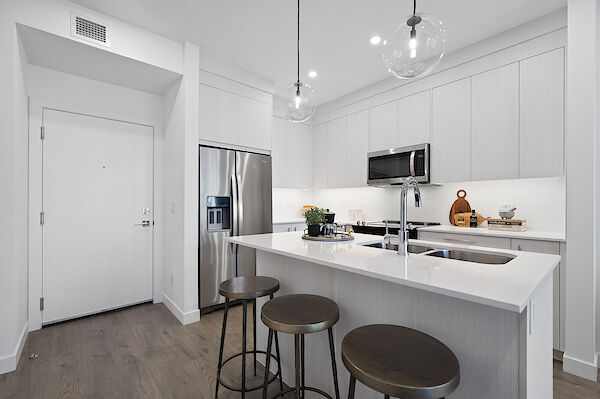 Chestermere 2 + Den bedrooms Apartment for rent. Property photo: 597989-2