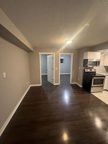 Airdrie 2 bedrooms Basement for rent. Property photo: 598009-3