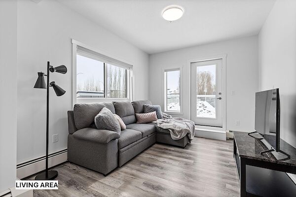 Edmonton 2 + Den bedrooms Condo Unit for rent. Property photo: 598183-3