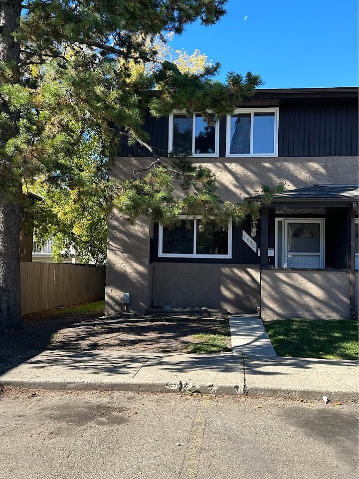 1_12042024 Edmonton 3 bedrooms Townhouse for rent. Property photo: 598425-1