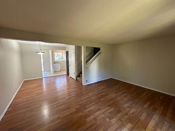 3_12042024 Edmonton 3 bedrooms Townhouse for rent. Property photo: 598425-3