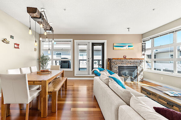 Calgary 2 bedrooms Condo Unit for rent. Property photo: 598485-2
