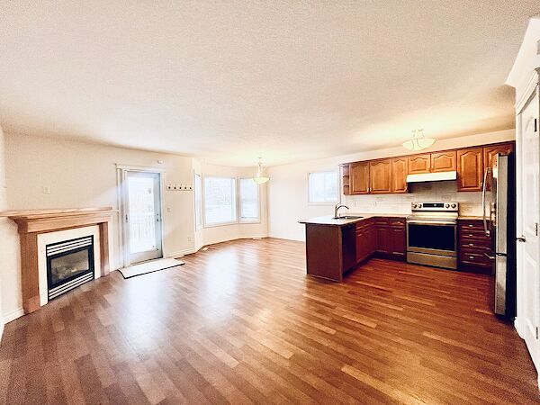 Edmonton 3 bedrooms Duplex for rent. Property photo: 598509-3