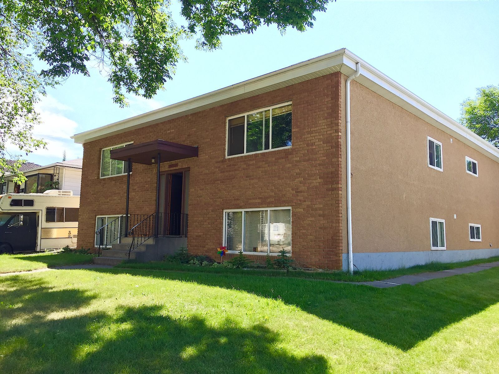 Calgary 2 bedrooms Duplex for rent. Property photo: 598913-1