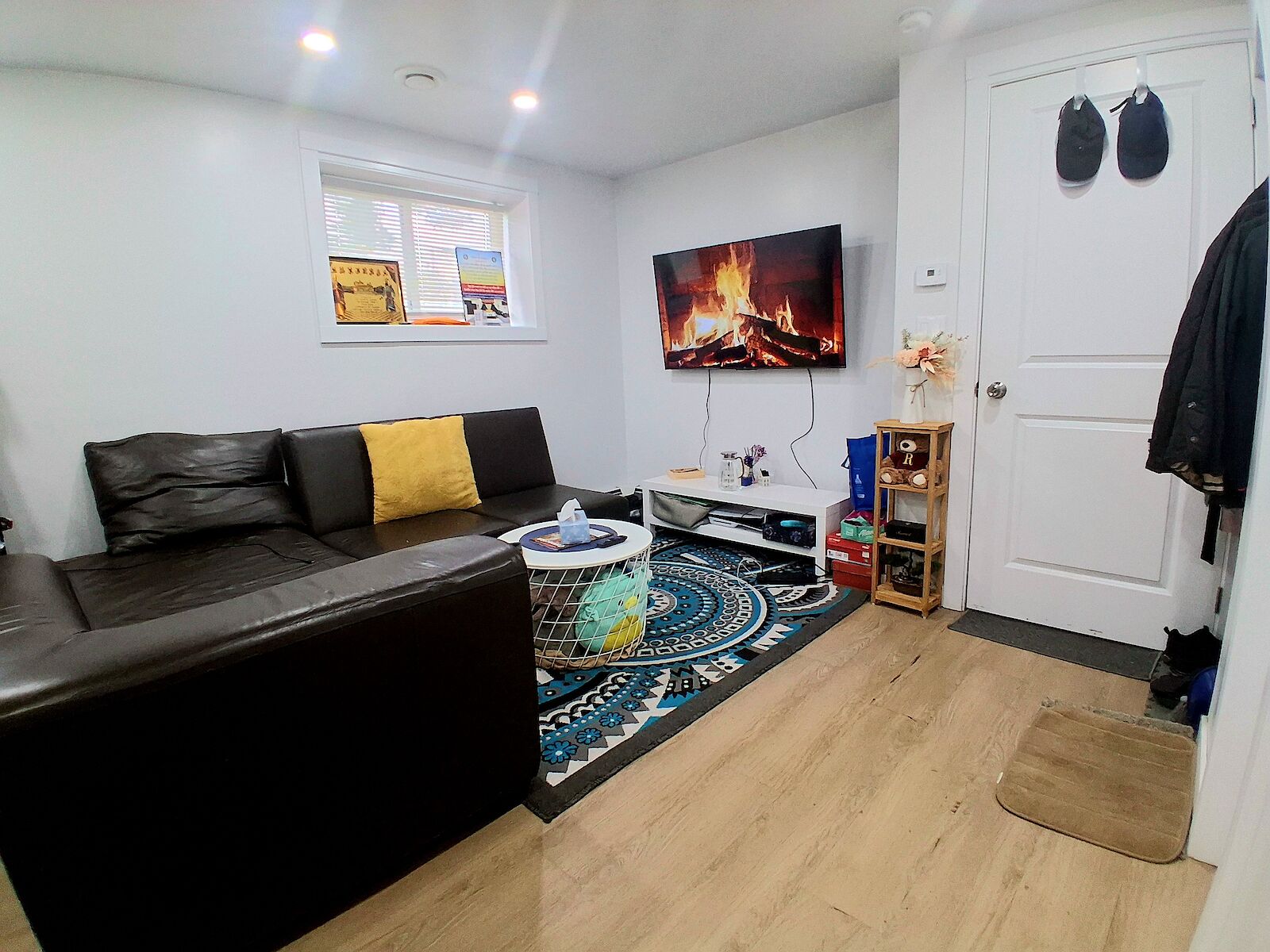 Calgary 1 bedroom Basement for rent. Property photo: 599217-1