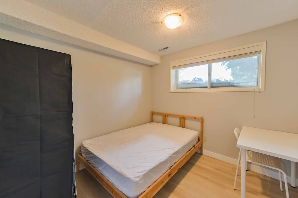 Calgary 1 bedroom Room For Rent for rent. Property photo: 600170-1