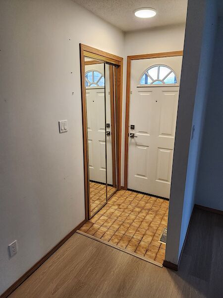 Calgary 5 bedrooms House for rent. Property photo: 600271-3