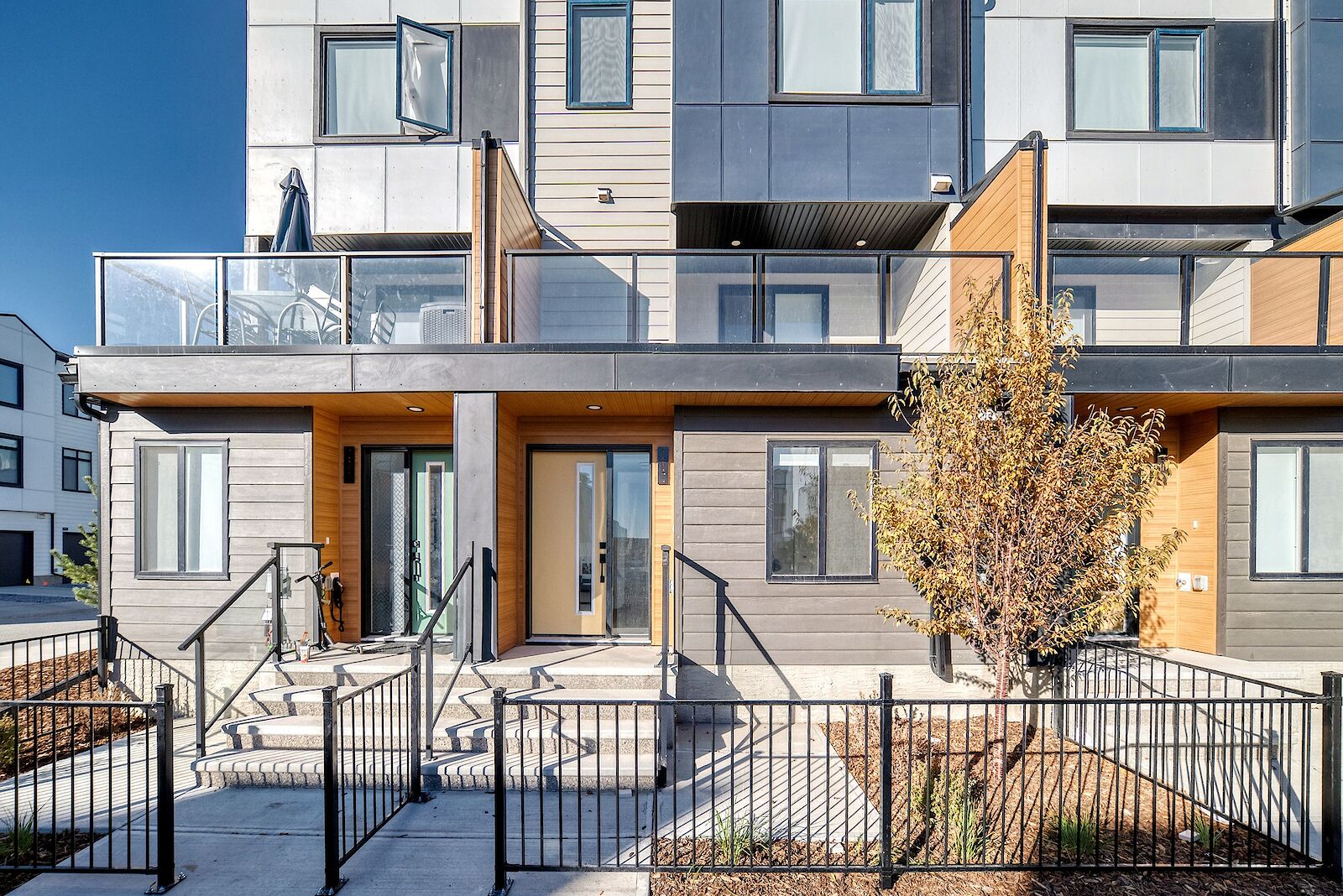 Calgary 4 bedrooms Townhouse for rent. Property photo: 600752-1