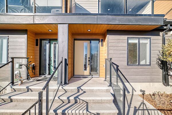 Calgary 4 bedrooms Townhouse for rent. Property photo: 600752-3