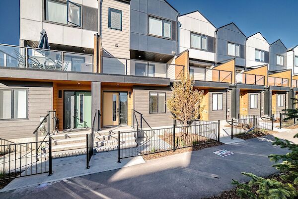 Calgary 4 bedrooms Townhouse for rent. Property photo: 600752-3