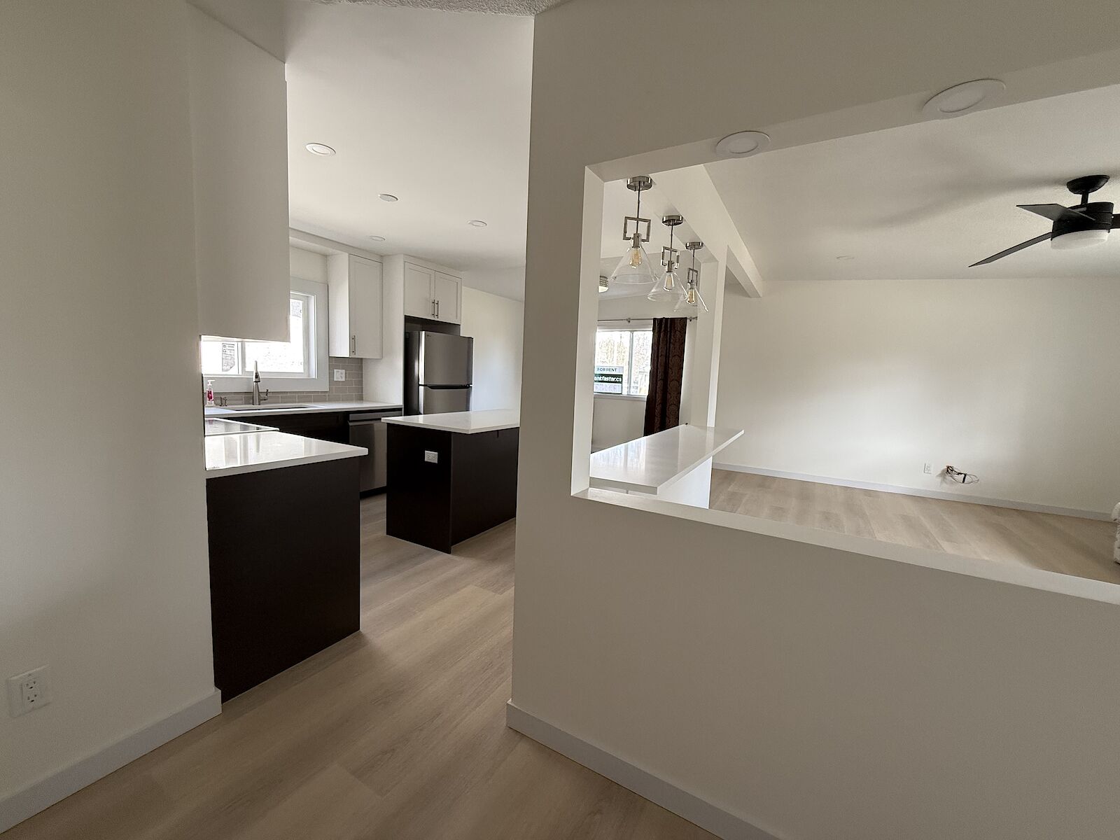 Main+Floor+Kitchen+and+Eat-In+Area Edmonton 3 bedrooms Main Floor for rent. Property photo: 601024-1