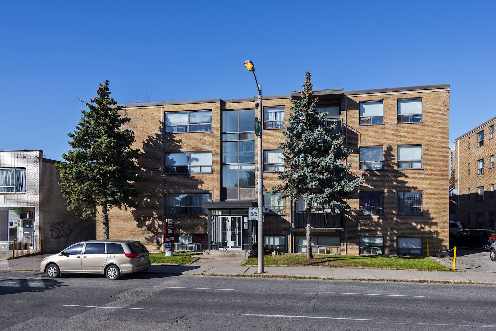 East York bachelor bedrooms Apartment for rent. Property photo: 602082-1