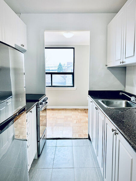 East York bachelor bedrooms Apartment for rent. Property photo: 602082-2