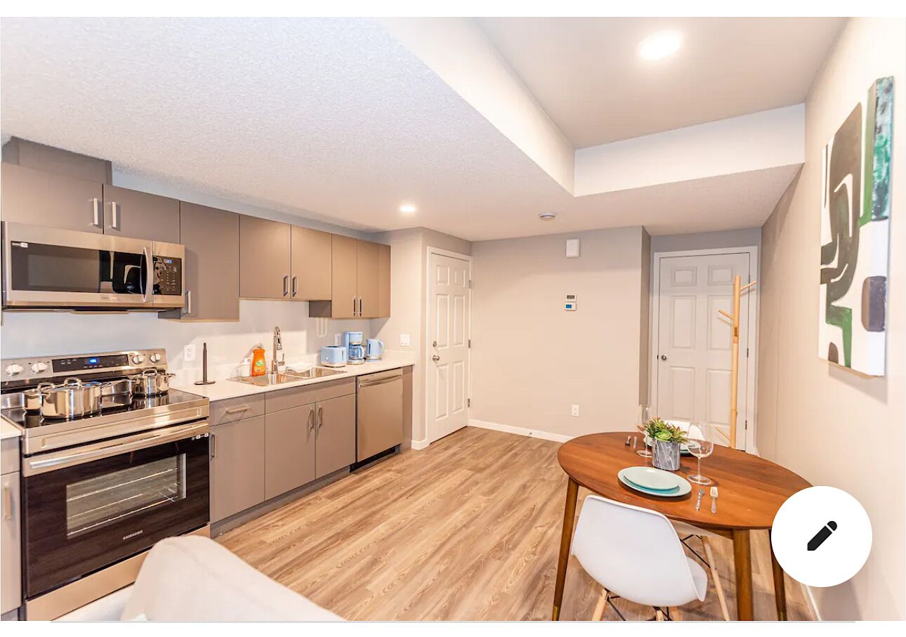 Edmonton 1 bedroom Basement for rent. Property photo: 602444-1