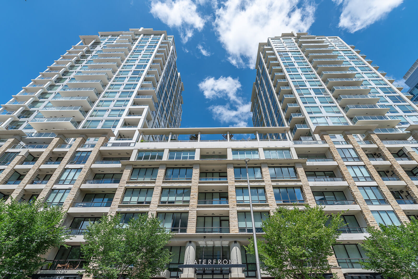 Calgary 2 + Den bedrooms Condo Unit for rent. Property photo: 603495-1