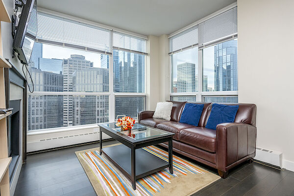 Calgary 2 + Den bedrooms Condo Unit for rent. Property photo: 603495-3