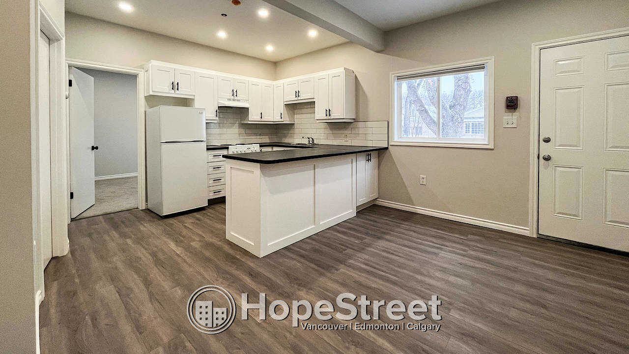 Edmonton 1 bedroom Condo Unit for rent. Property photo: 603879-1