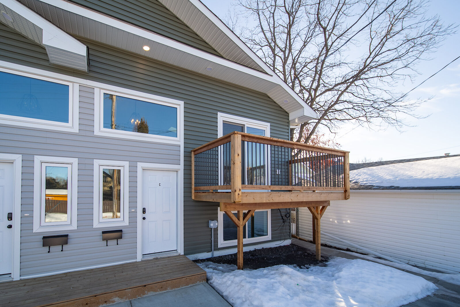 Camrose 2 bedrooms Townhouse for rent. Property photo: 604574-1