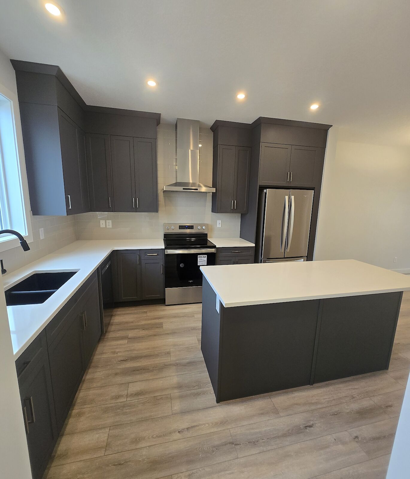 Calgary 3 bedrooms Main Floor for rent. Property photo: 605683-1
