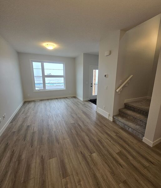 Calgary 3 bedrooms Main Floor for rent. Property photo: 605683-2