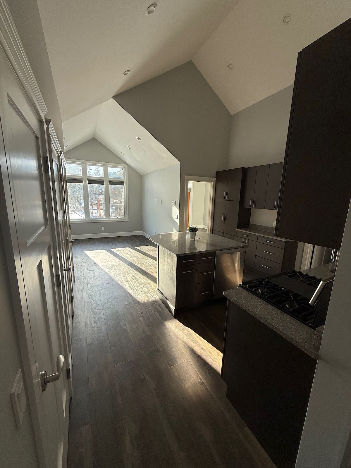 Canmore 1 bedroom Condo Unit for rent. Property photo: 605912-1