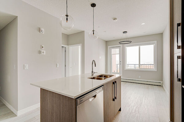 Calgary 2 bedrooms Condo Unit for rent. Property photo: 606222-3