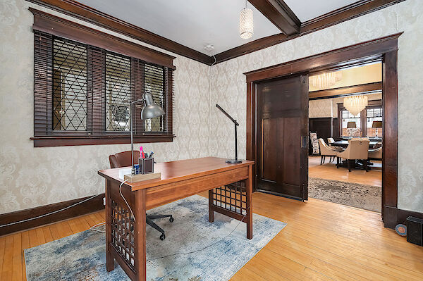 Calgary  bedrooms Office Space for rent. Property photo: 606625-3