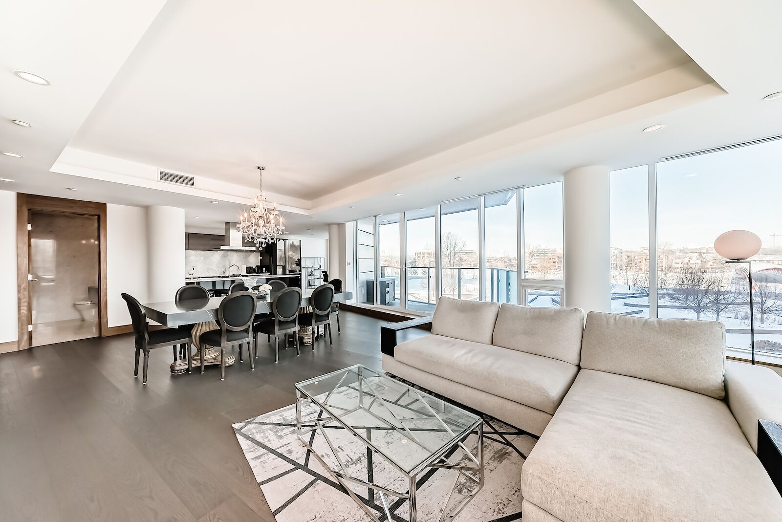 Calgary 2 bedrooms Condo Unit for rent. Property photo: 607024-1