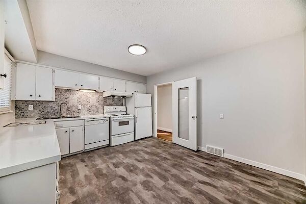 Calgary 3 bedrooms Main Floor for rent. Property photo: 607274-2