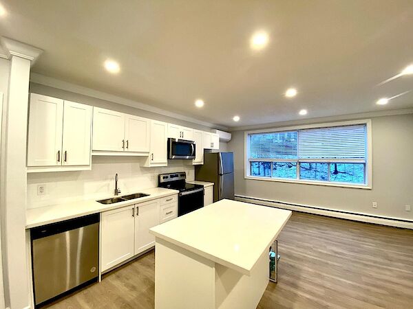 Hamilton 1 bedroom Condo Unit for rent. Property photo: 607989-2