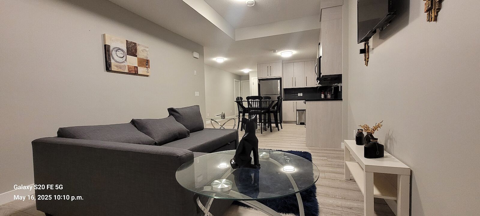 Calgary 2 bedrooms Basement for rent. Property photo: 608200-1