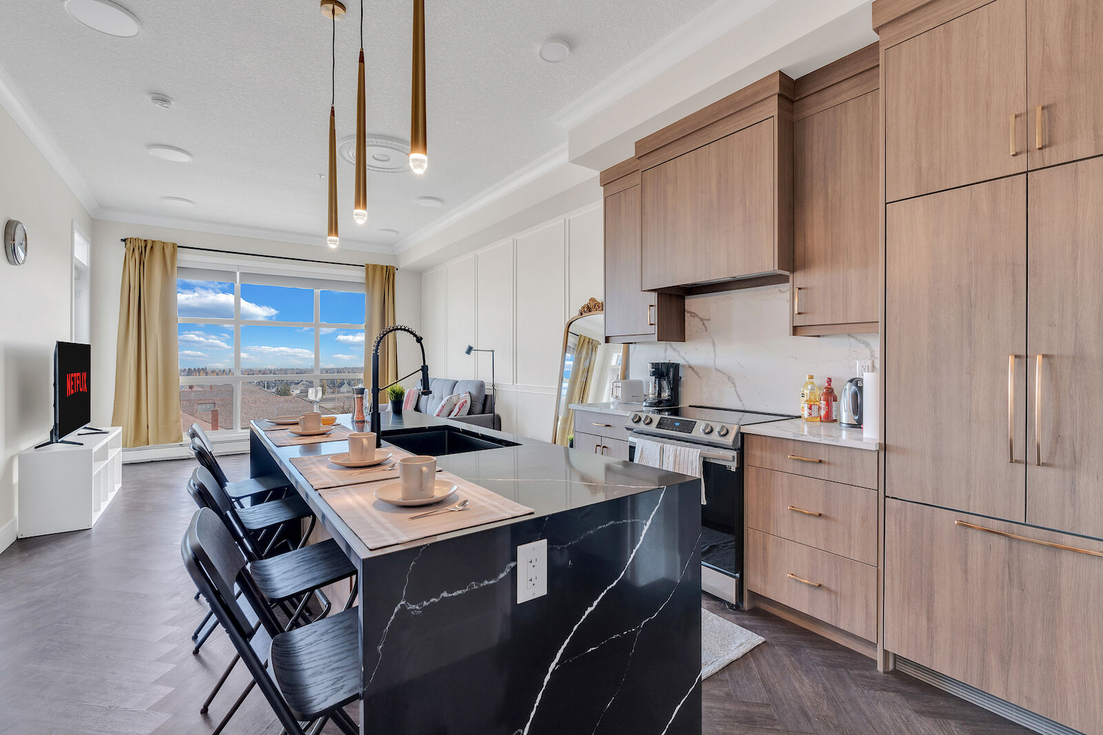 Calgary 2 bedrooms Condo Unit for rent. Property photo: 608863-1