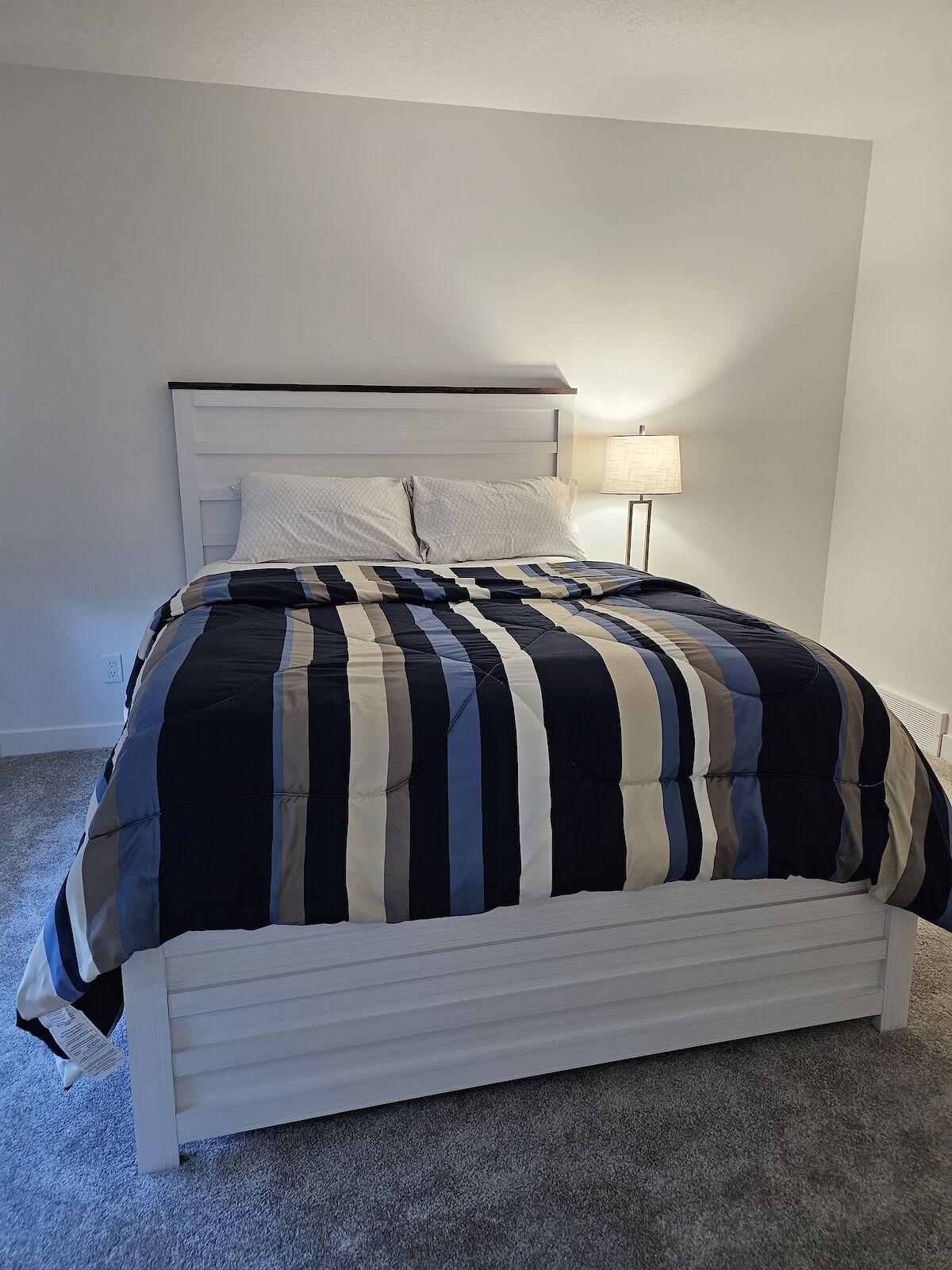 Calgary 4 bedrooms Main Floor for rent. Property photo: 609053-1