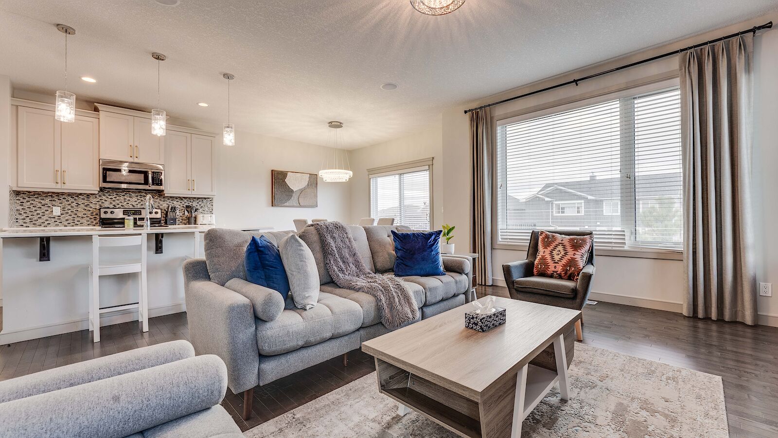 Calgary 4 + Den bedrooms House for rent. Property photo: 609216-1