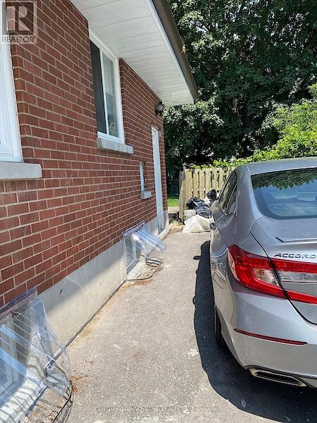 Oshawa 2 bedrooms House for rent. Property photo: 610519-3