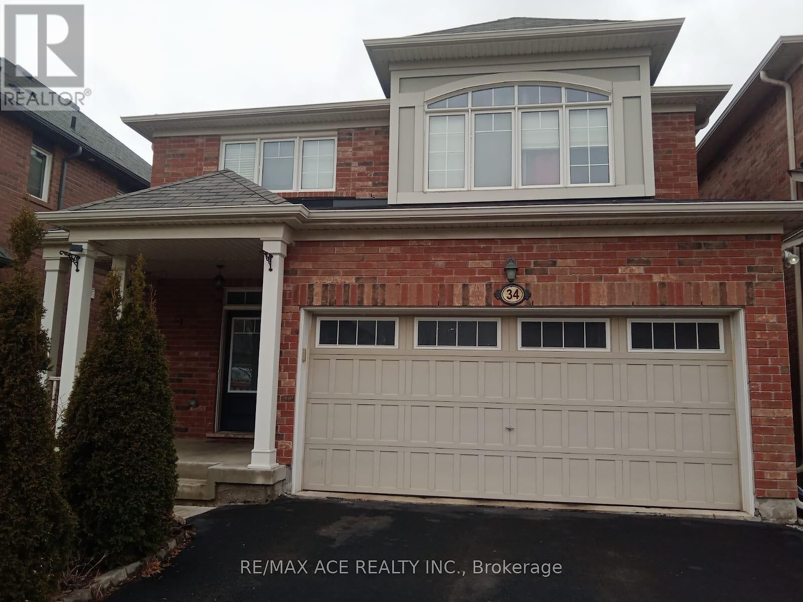 Brampton 2 bedrooms House for rent. Property photo: 611839-1