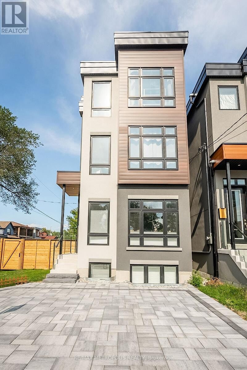 Toronto 4 bedrooms House for rent. Property photo: 612013-1