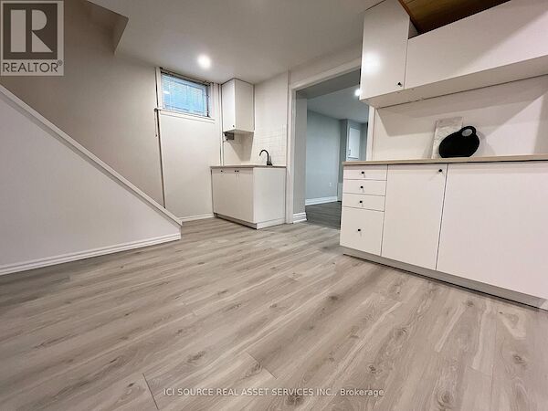 Toronto 2 bedrooms House for rent. Property photo: 612313-3