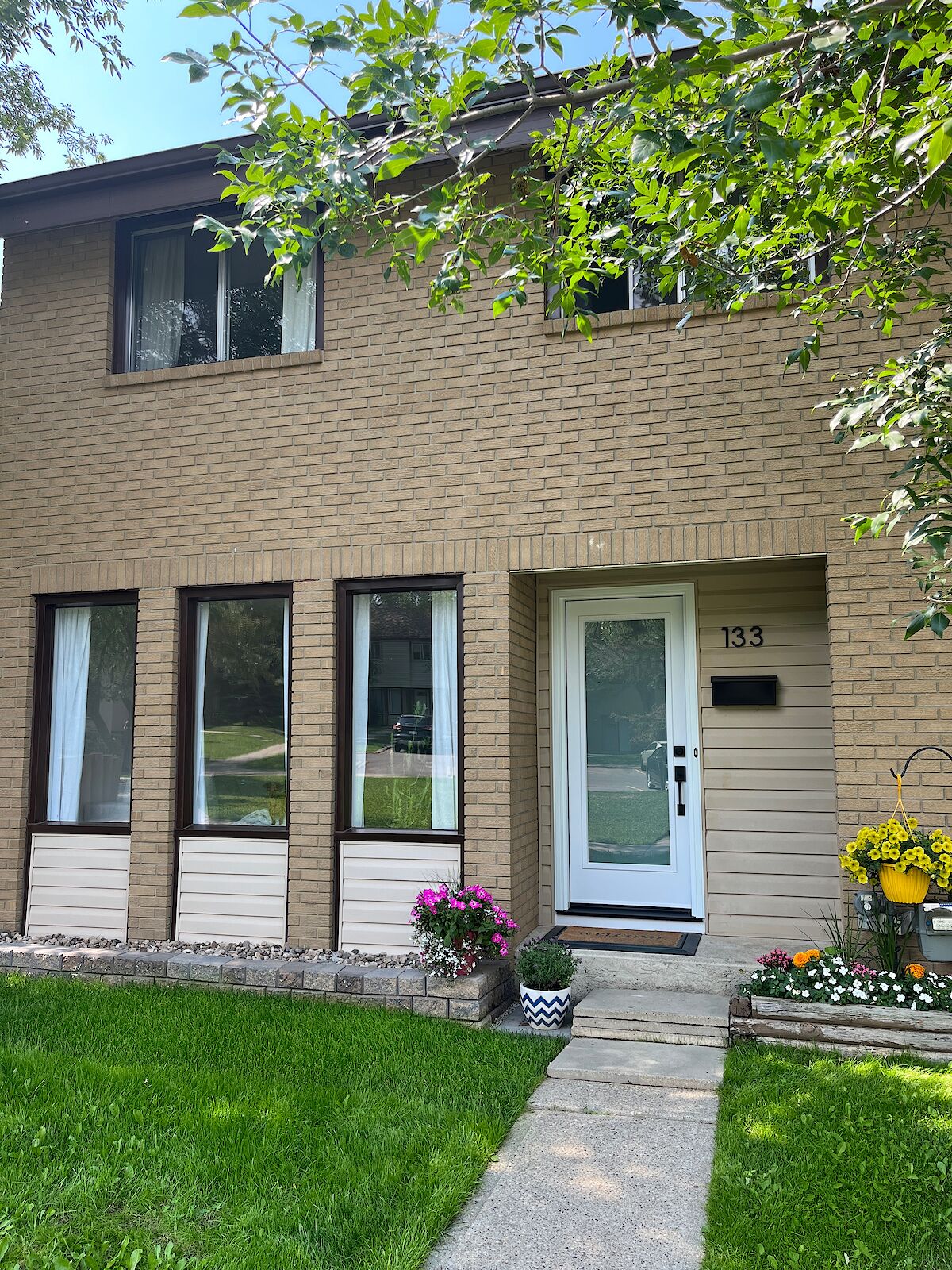 St. Albert Townhouse For Rent | Grandin, St. Albert, AB, Canada ...