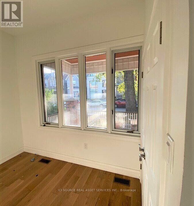 Toronto 3 bedrooms House for rent. Property photo: 613311-1
