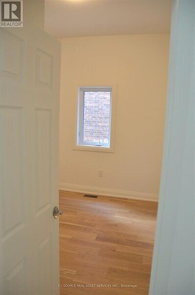 Toronto 3 bedrooms House for rent. Property photo: 613311-3