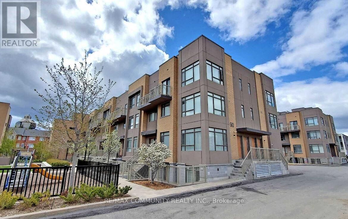 Toronto 3 bedrooms Townhouse for rent. Property photo: 613474-1