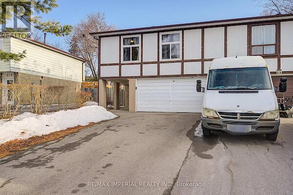 Toronto 4 bedrooms House for rent. Property photo: 614226-3