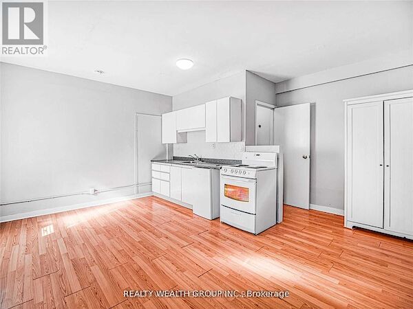 Toronto studio Apartment for rent. Property photo: 614776-3