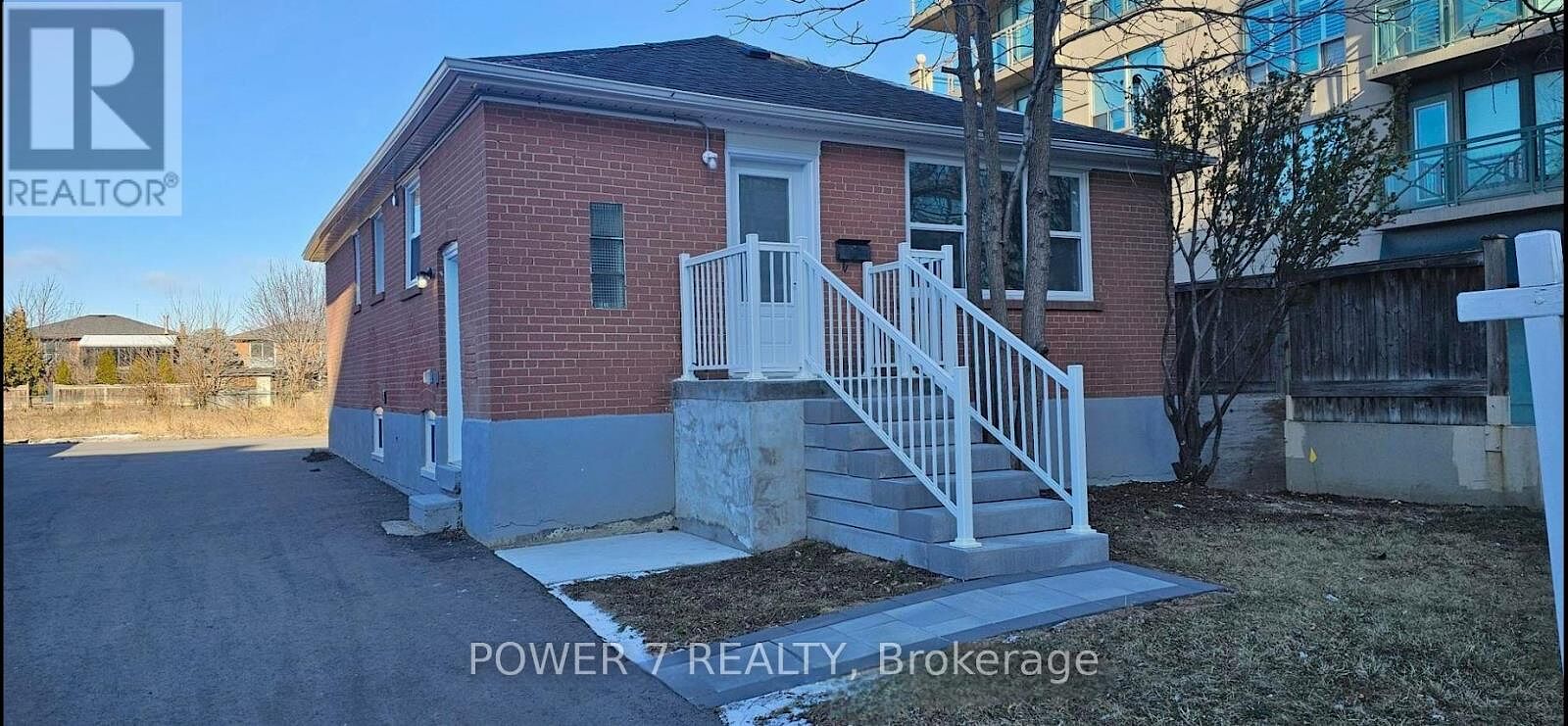 Toronto 6 bedrooms House for rent. Property photo: 615688-1