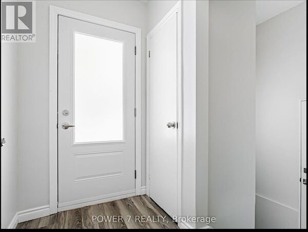 Toronto 6 bedrooms House for rent. Property photo: 615688-3