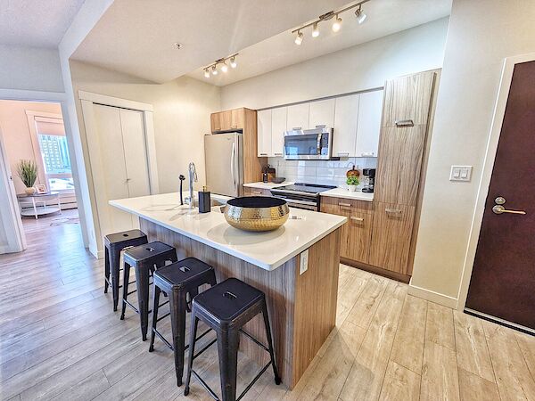 Edmonton 2 bedrooms Condo Unit for rent. Property photo: 616818-3