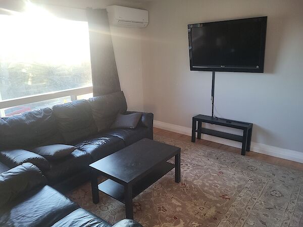 Calgary 2 bedrooms Main Floor for rent. Property photo: 618430-2
